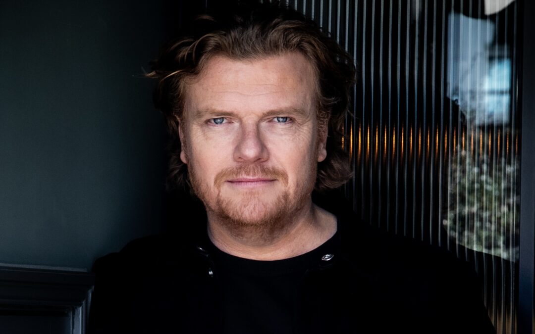 Eerste hoofdact bekend: Bas Ragas!