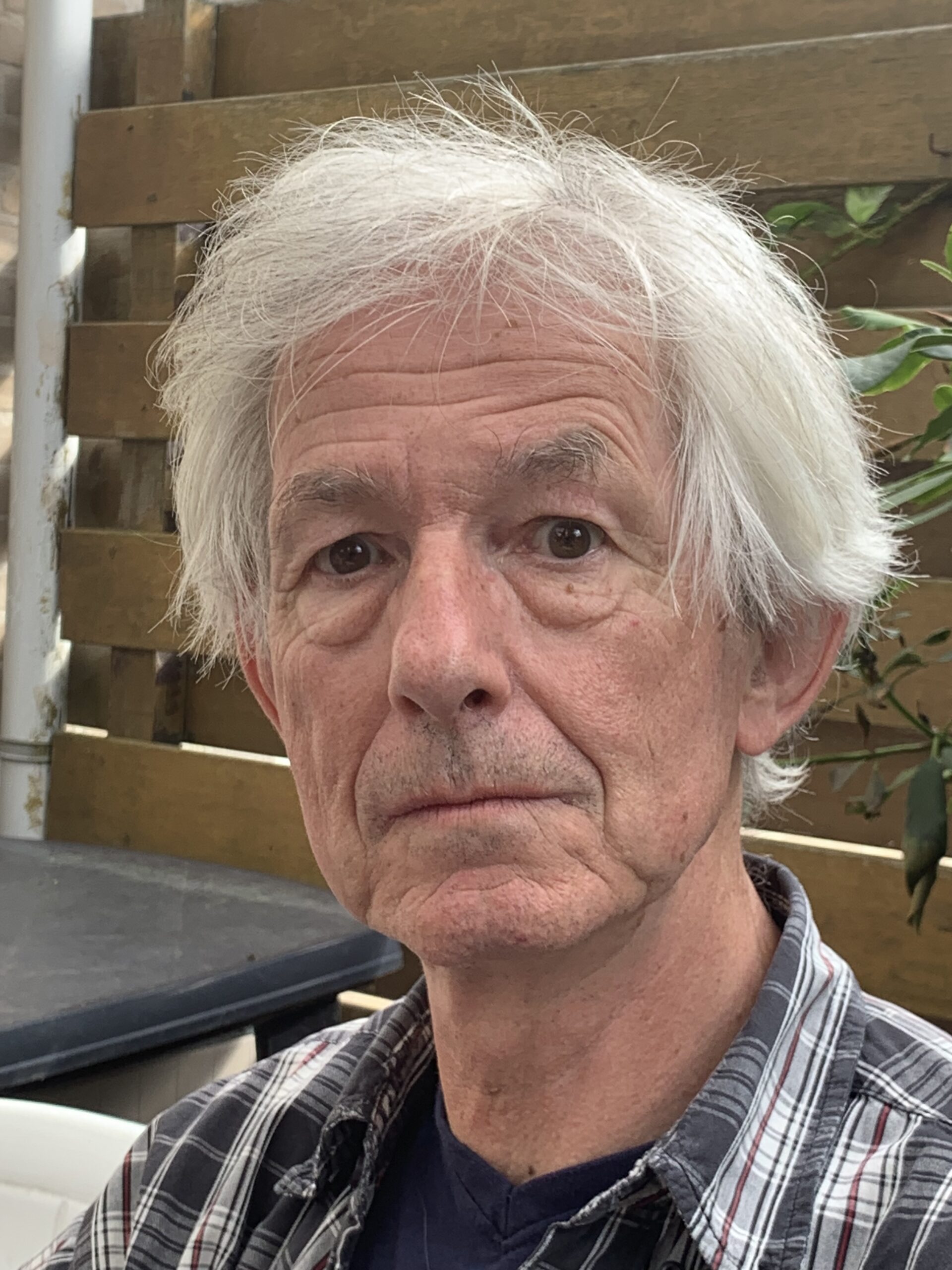 Foto van verhaalvertellers Pauline 't Jong, Marike Verschoor, Kees Geelhoud enHugo Gastkemper 