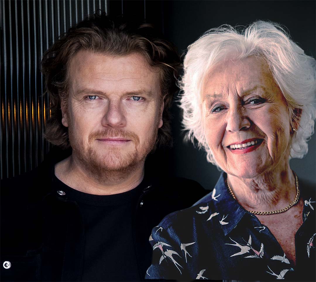 Levende Kerststal met volledige bezetting en pony en kip