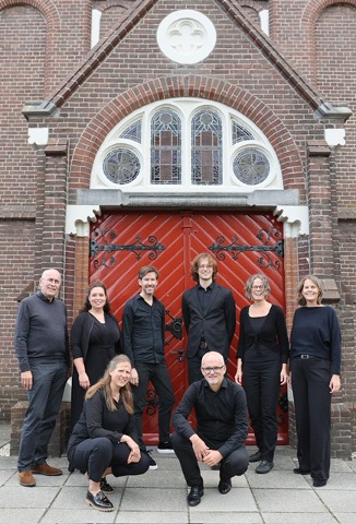 Foto van een eerder optreden van het koor in de OUd-Katholieke kerk